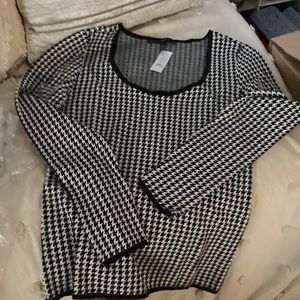 White House Black Market Houndstooth Sweater